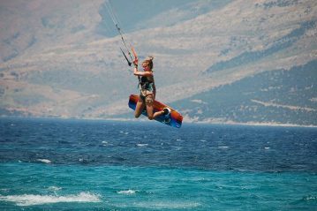 Freestyle kitesurfing lessons in greece