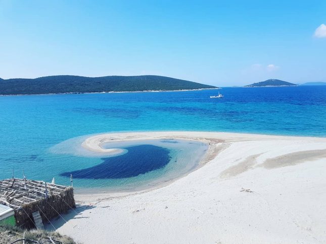 kitesurfing lessons in Greece