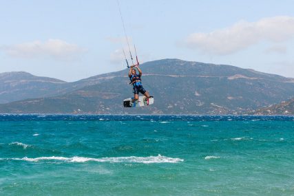learn how to jump kitesurfing